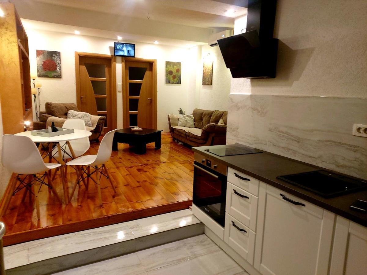 Apartmani Vuk Cetinje Exterior photo